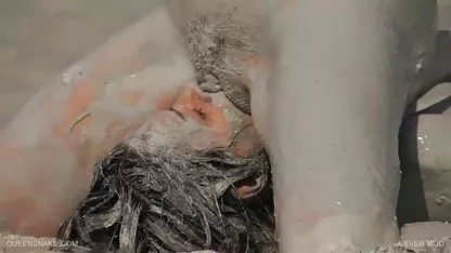 Amigo follada videos xxx jovenes mexicanas a una perra en todas las grietas y el semen en su coño
