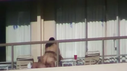 El bebé se masturba trio mexicano xxx un miembro de la cliente con manos suaves