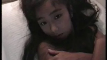 Tetona latina de edad se encuentra en la cama videos pornos gratis mexicanos y expone sus pezones y el coño bajo el tipo de la lengua caliente