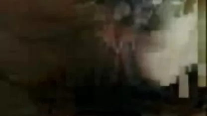 Él puso la niña en sus rodillas y descaradamente videos caseros de mexicanas cogiendo empujó su polla en su boca, después de que terminó el