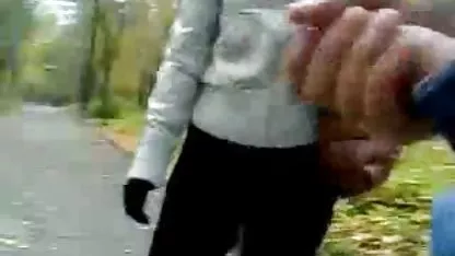 Una joven alemana está tan entusiasmado que pono mexicano ella se la chupa a un miembro de su novio a la derecha en la calle, ella no puede soportar la casa, su coño se quema con la emoción y el tío tiene a follar en la calle