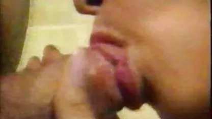 La grasa Sasha se desnuda en el cuarto videos de xxx mexicano de baño mostrando sus teles