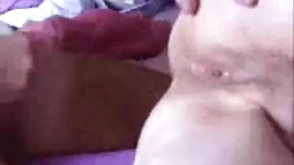 Dos hombres se follan una sexy rubia mexicanas penetradas