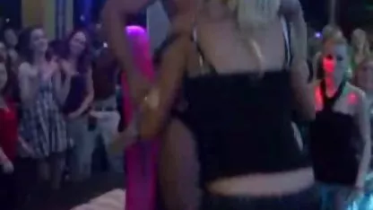 Pelirroja amateur bdsm morritas mexicanas atado con ansiedad sádicos