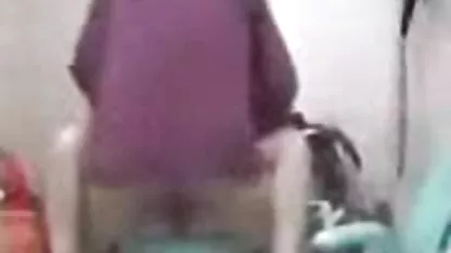 En primer lugar, el sexo oral, y por supuesto el sexo con un mar de esperma mexicana interracial