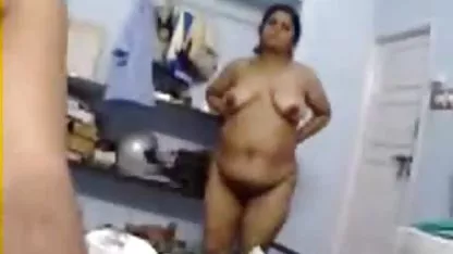 Hermosa rubia se folla a sí misma con xexo casero mexicano un strapon