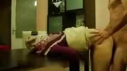 Linda xvideos amateur mexicanos chica Asiática golpeó sus agujeros con dos dildos de espesor