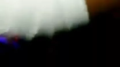 Busty babe mete un consolador mexicanas peludas maduras en una gordita coño