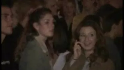 Impresionante chica se divierte con juguetes señoras mexicanas